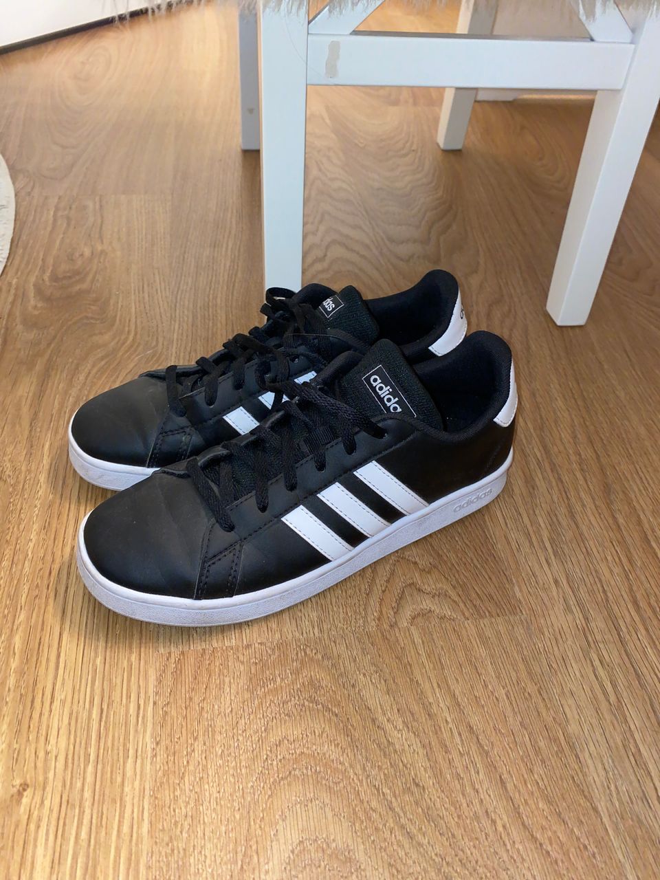 adidas tennarit