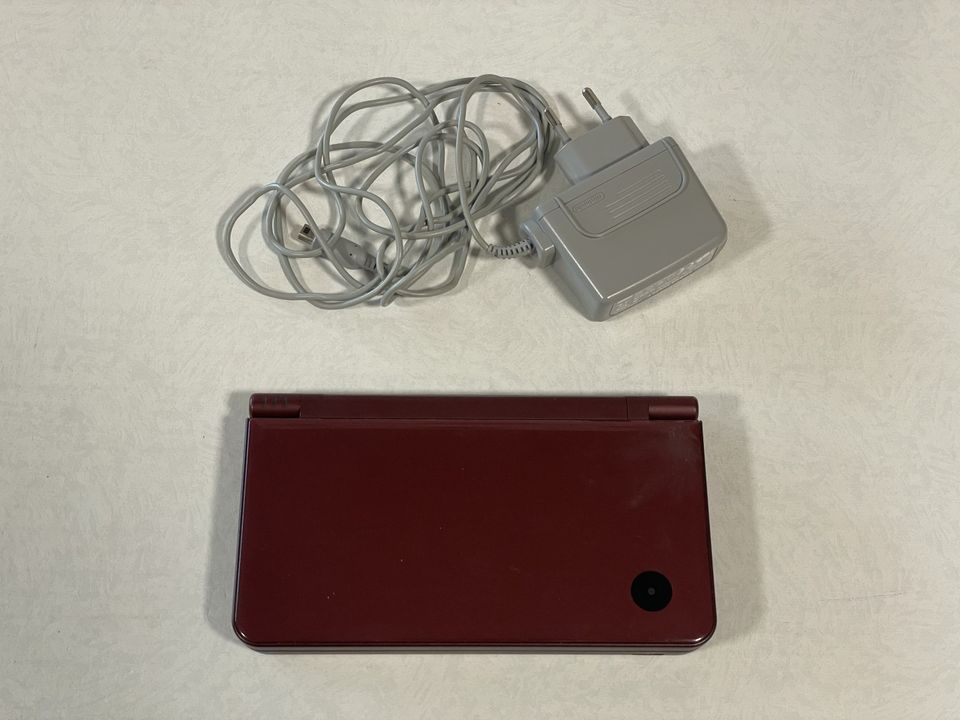 Nintendo DSi XL JNS