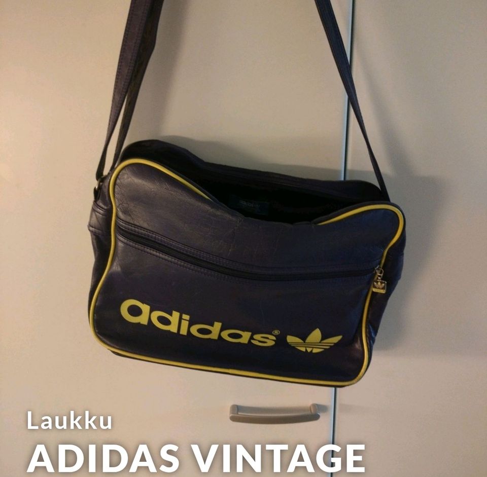 Adidas vintage laukku