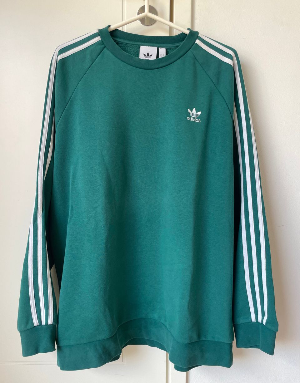 Adidas collegepaita