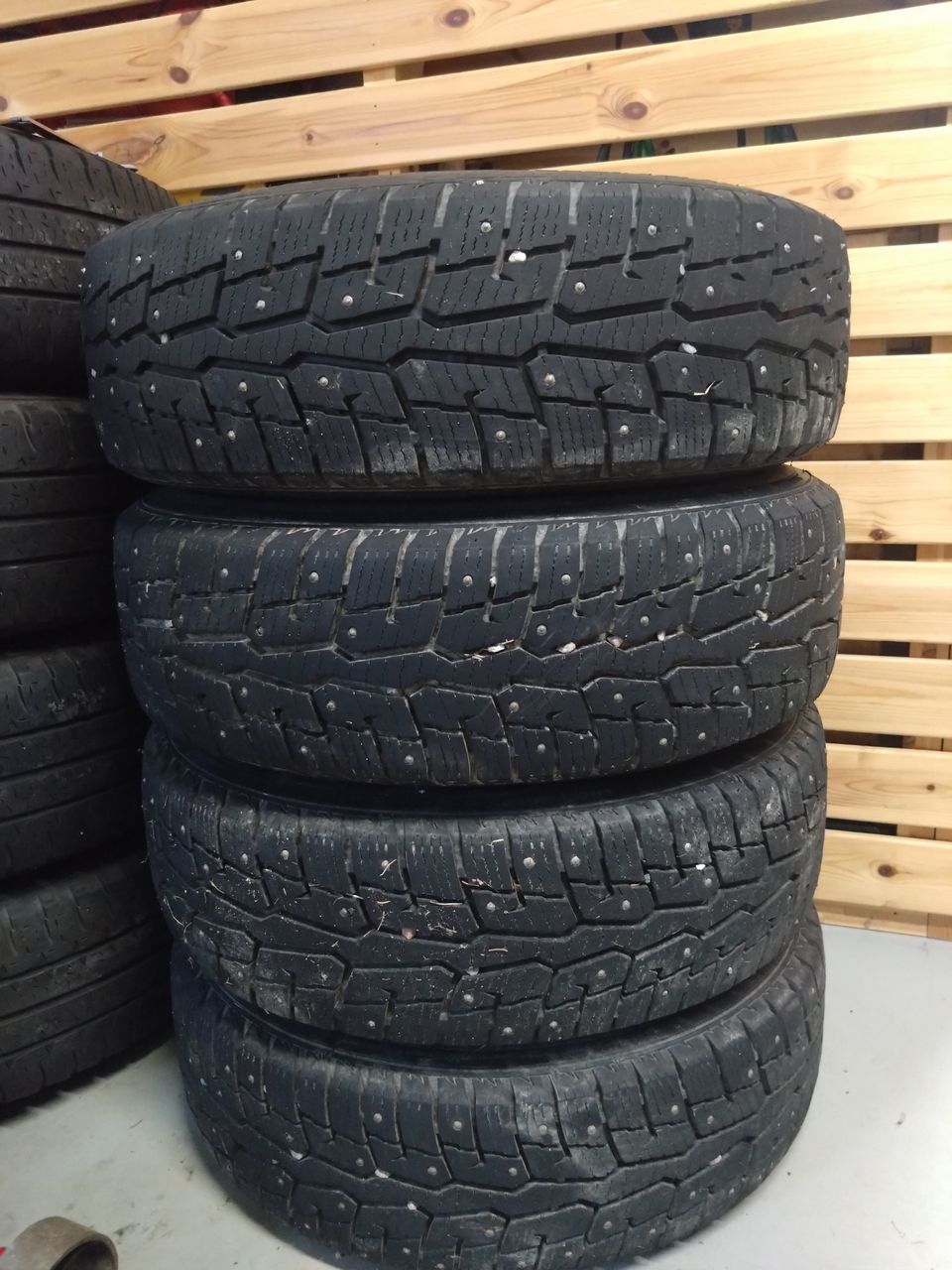 Nastarenkaat 195/70R 15