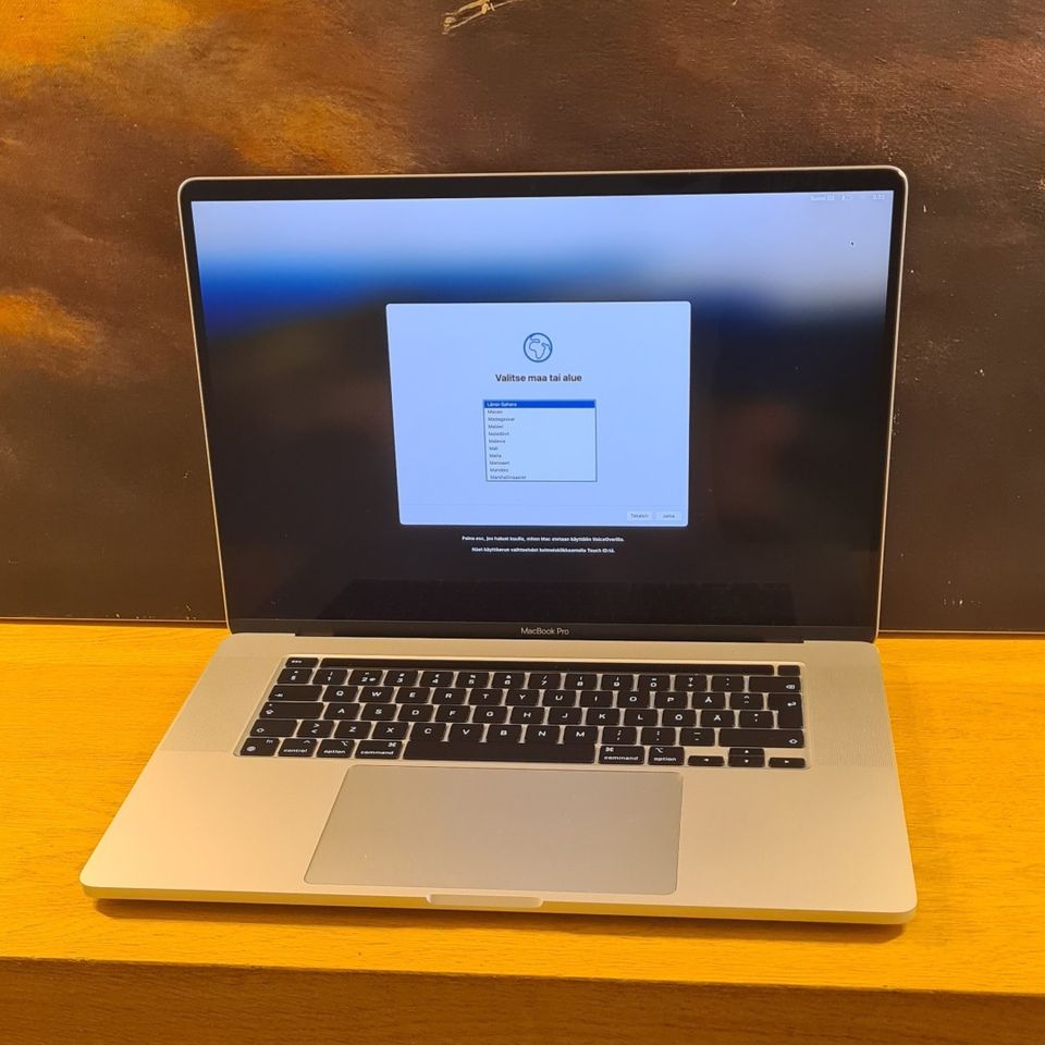 Apple MacBook Pro 16" 2019 (i7 / 16GB RAM / 512GB SSD), sis. ALV