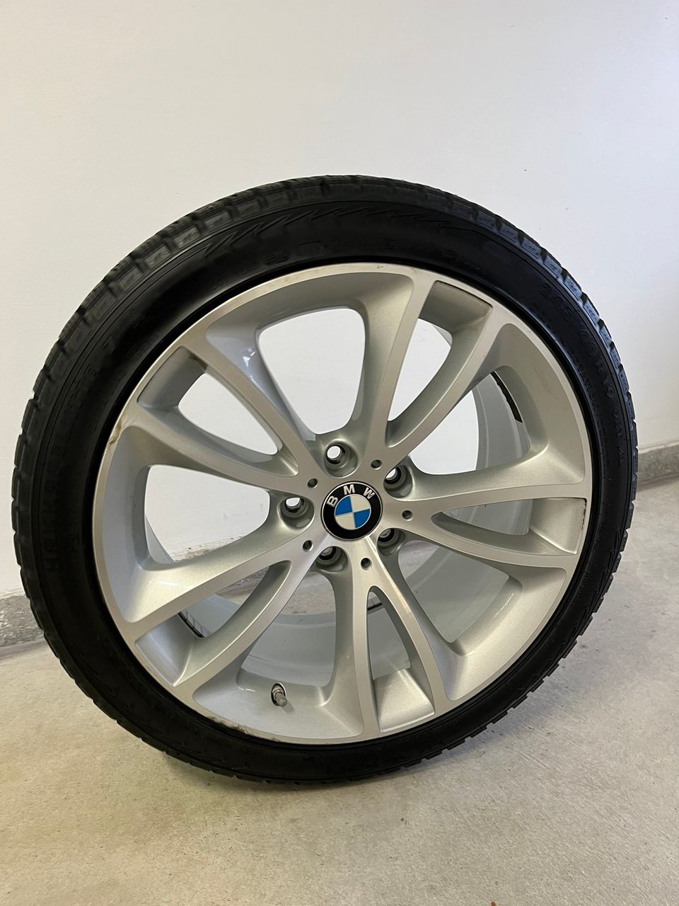 Bmw 19” nastarengas sarja