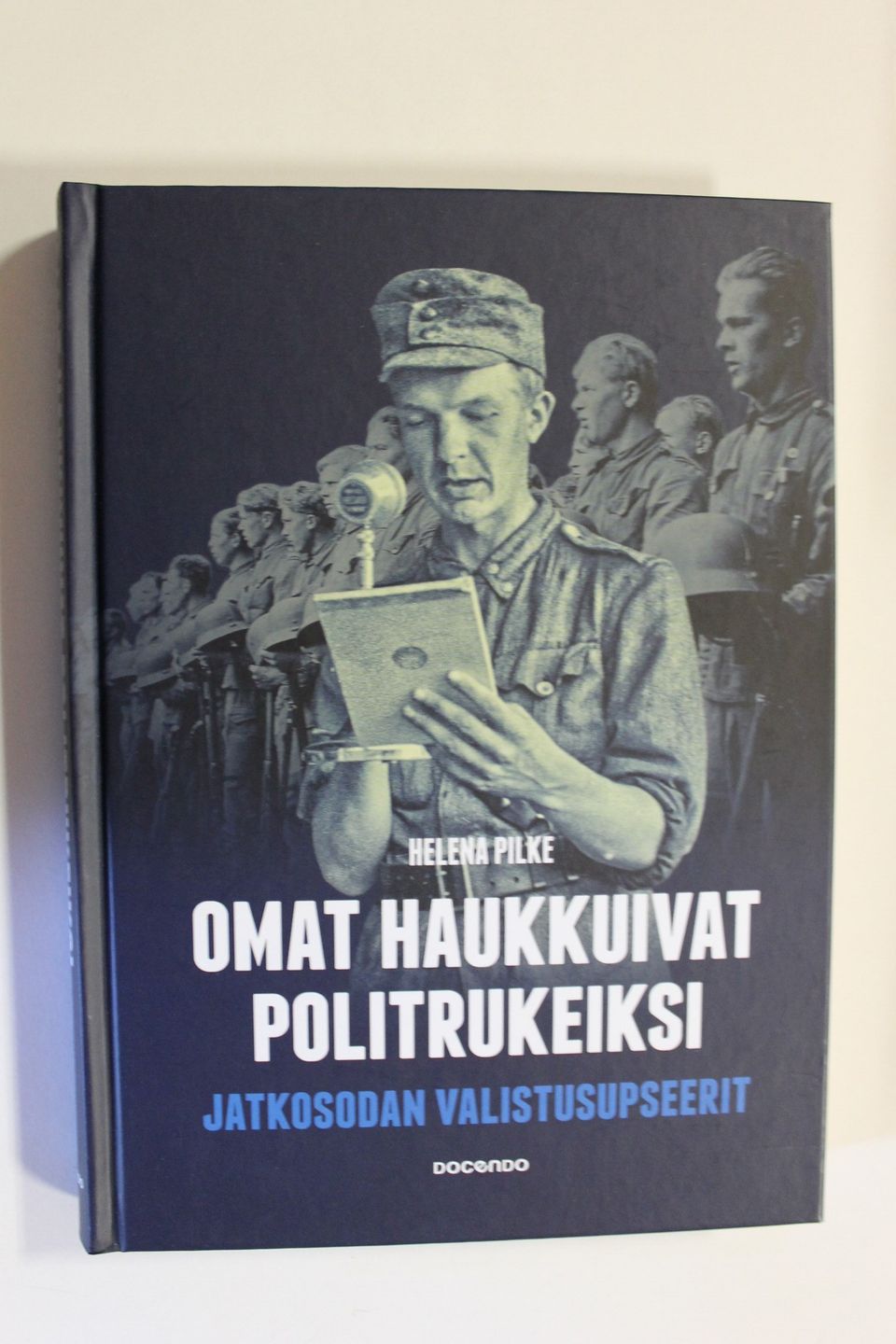 Pilke Omat haukkuivat politrukiksi