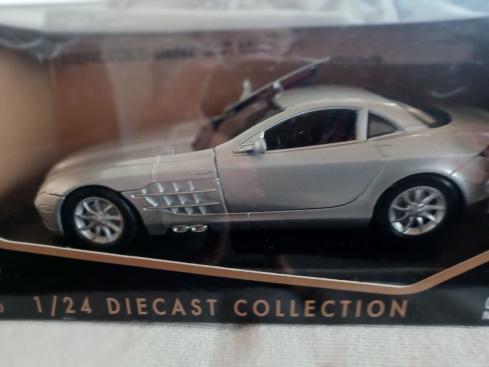 Mercedes-Benz SLR McLaren harmaa, 1:24