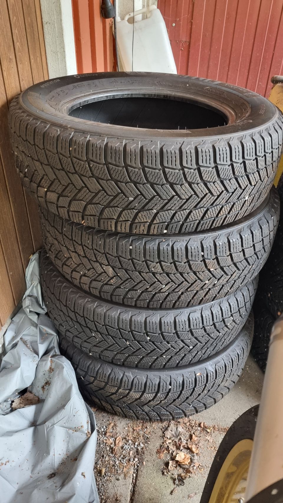 Michelin Talvirenkaat 215/65 R16