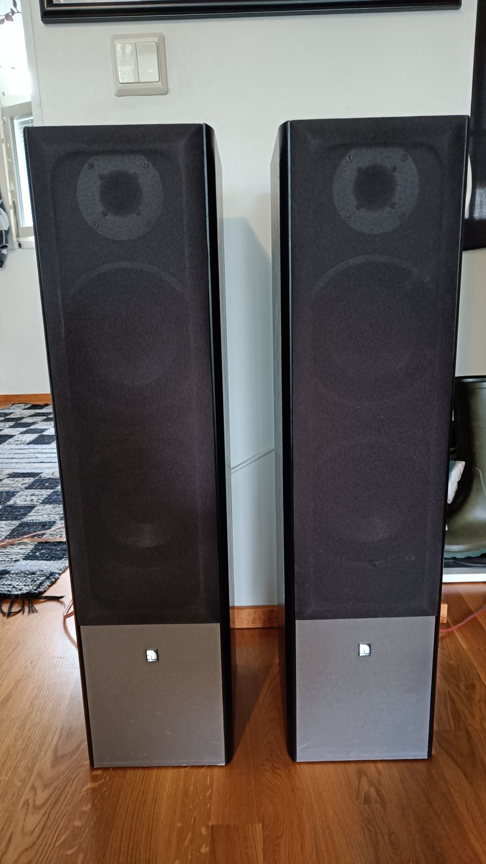 Audio Pro Soniq 404 lattiakaiuttimet