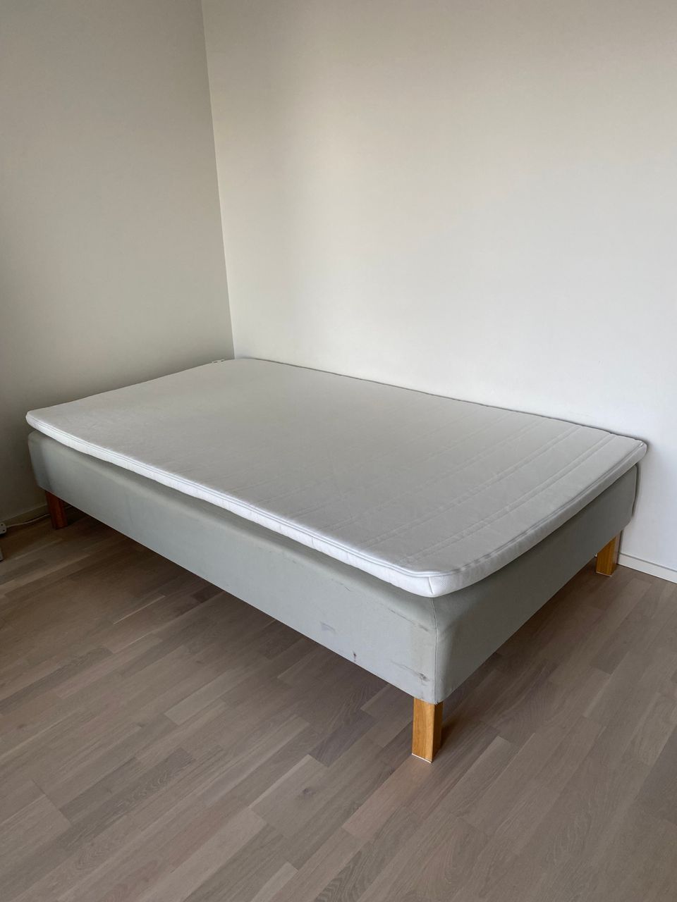 120cm Ikea Snarum runkopatja ja Tuddal petauspatja