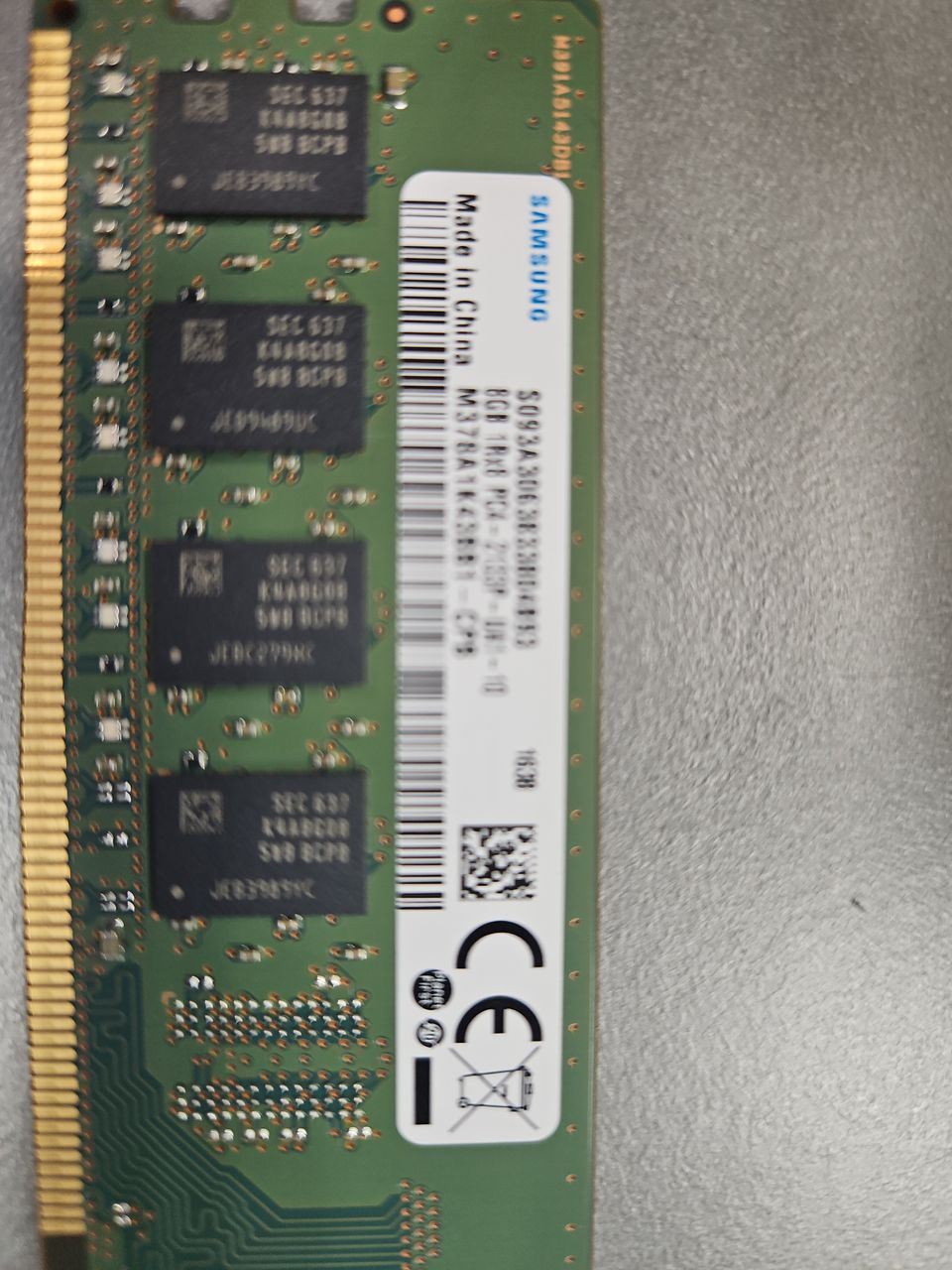 DDR4 muistia