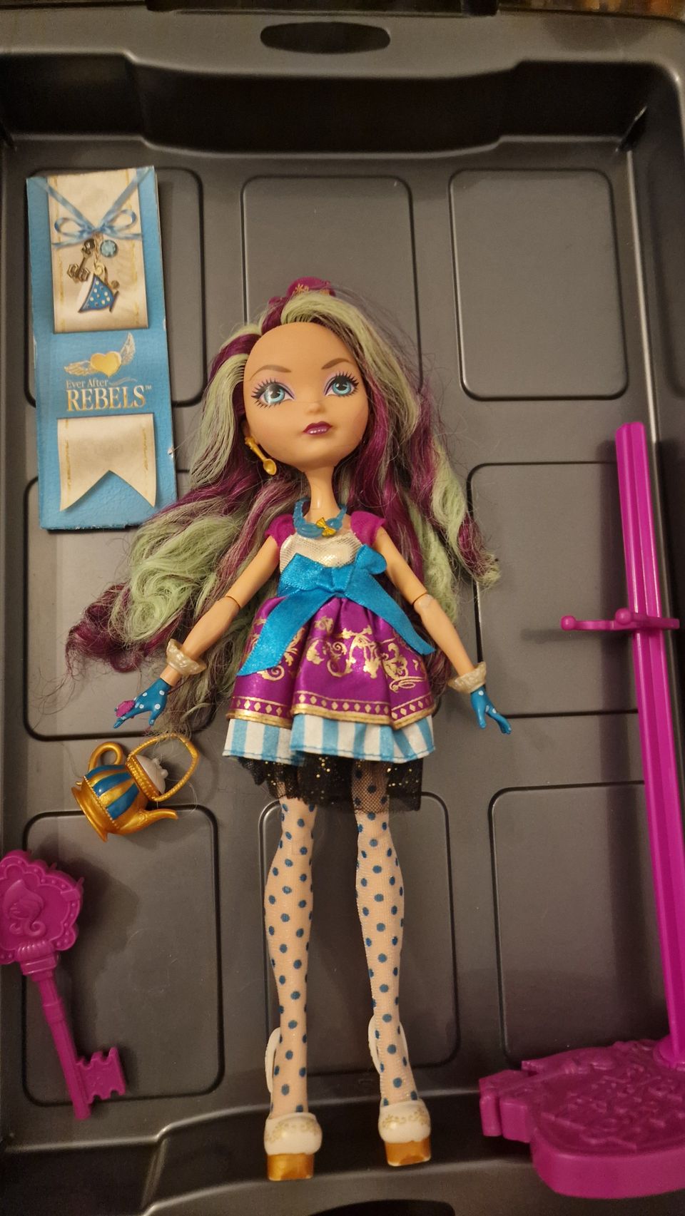 Ever after high medeline hatter