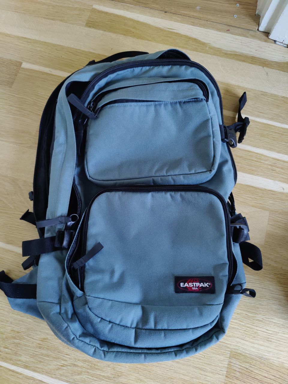 Eastpak Hudson laptop reppu