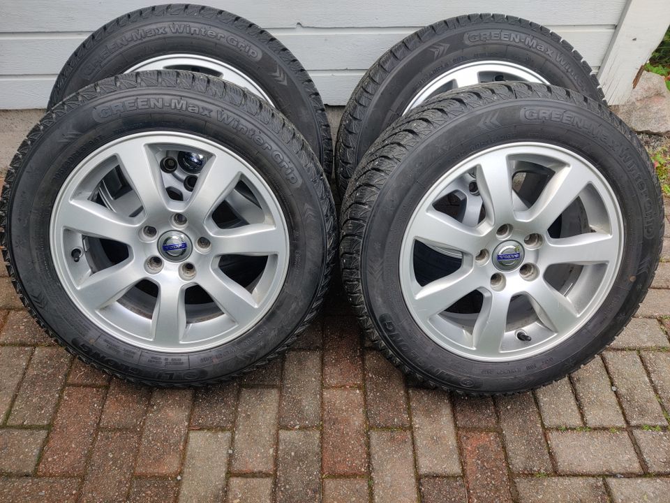 Volvo Oden + 205/60R16 nastat