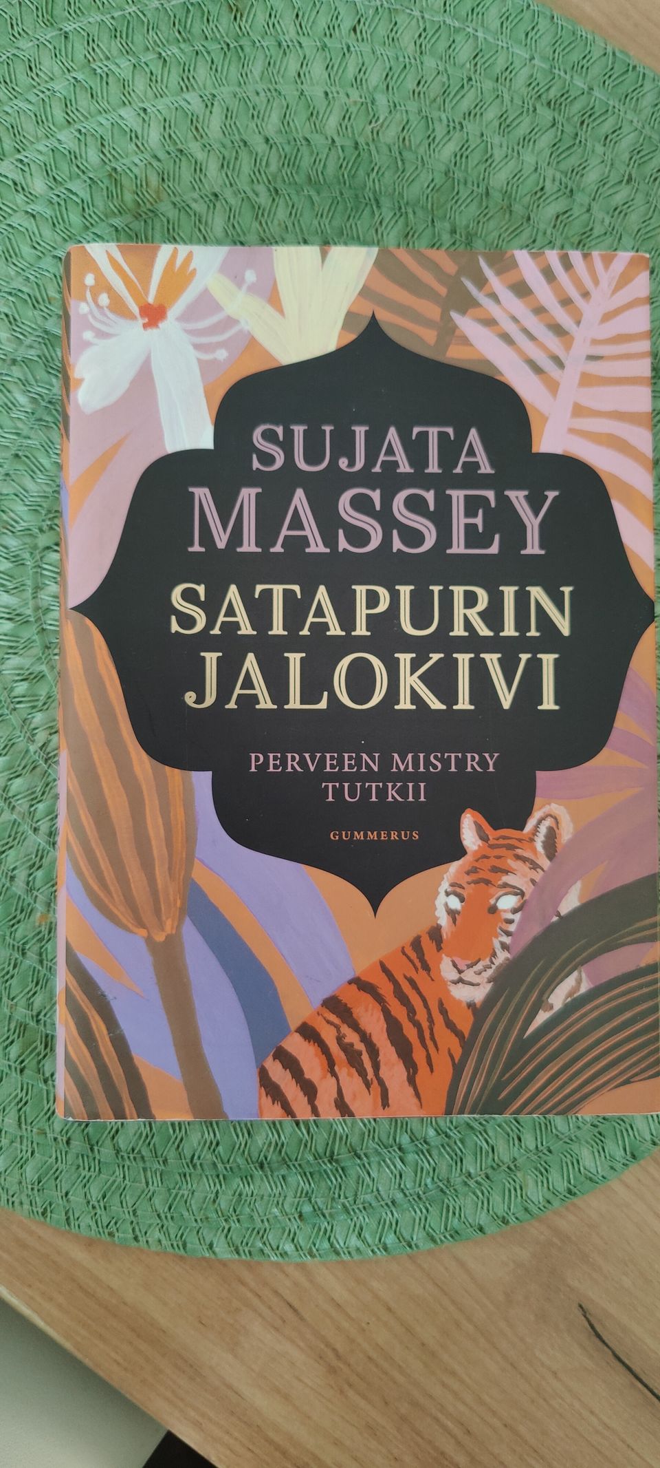 Satapurin Jalokivi  Sujata Massey