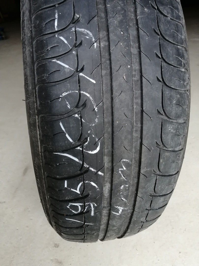 1kpl 195/60R15 kesärengas sis työt