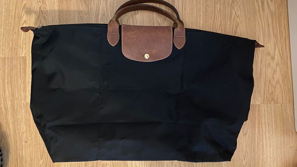 Longchamp laukku musta l koko