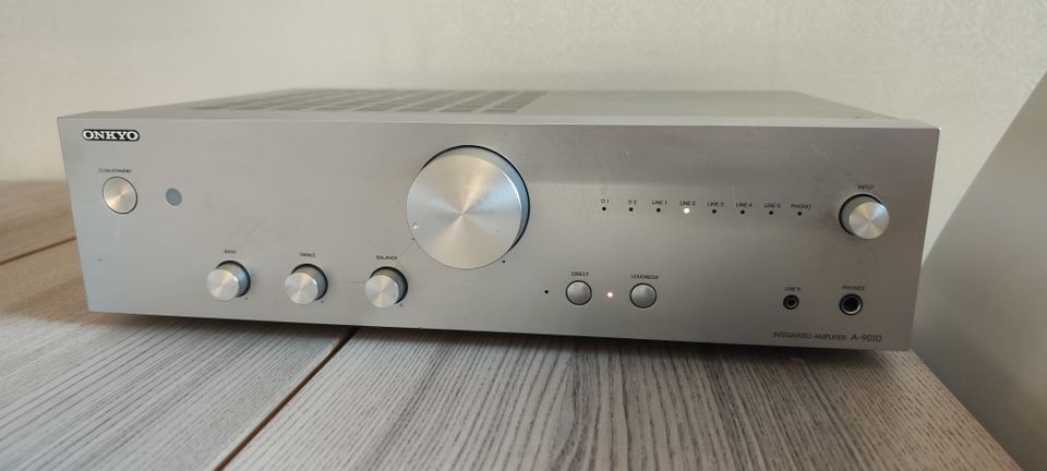 Onkyo A-9010 stereovahvistin