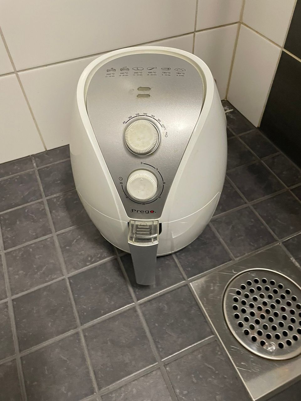 Prego valkoinen air fryer!