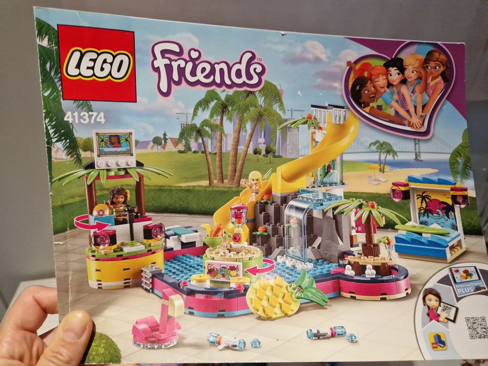 LEGO FRIENDS Andrean allasjuhlat