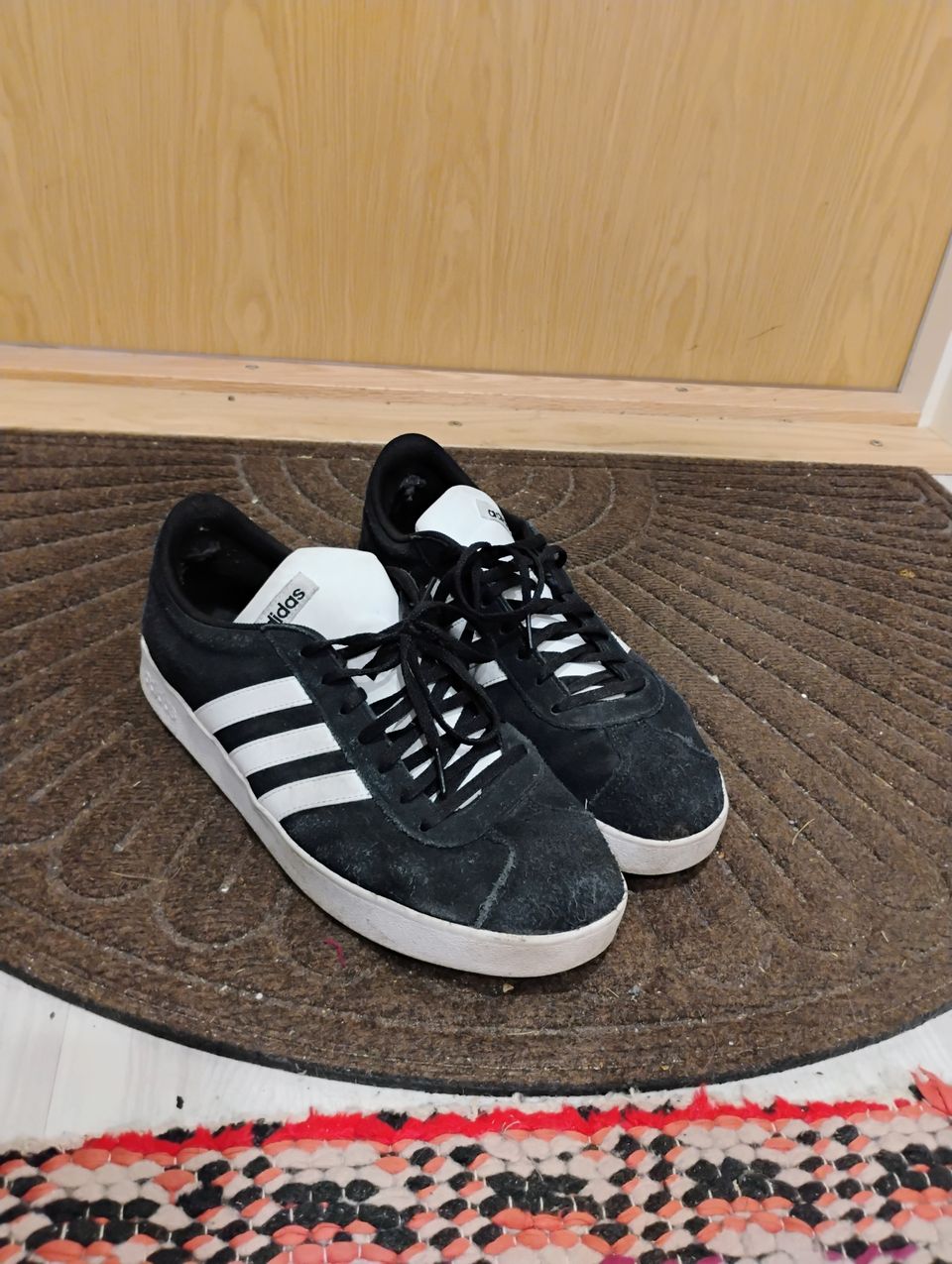 Miesten Adidas kengät