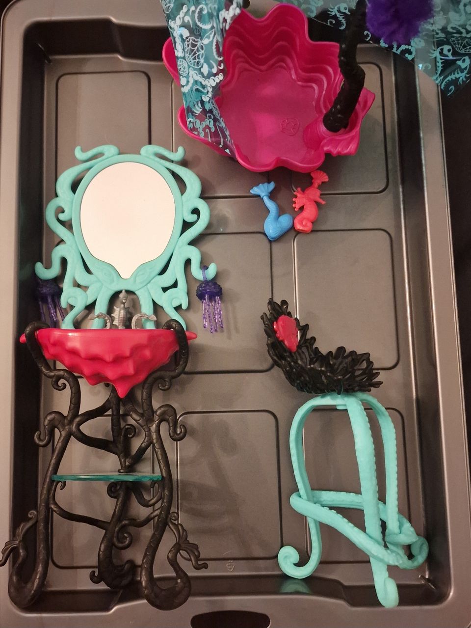 Lagoona Blue bathroom (full set) Monster high