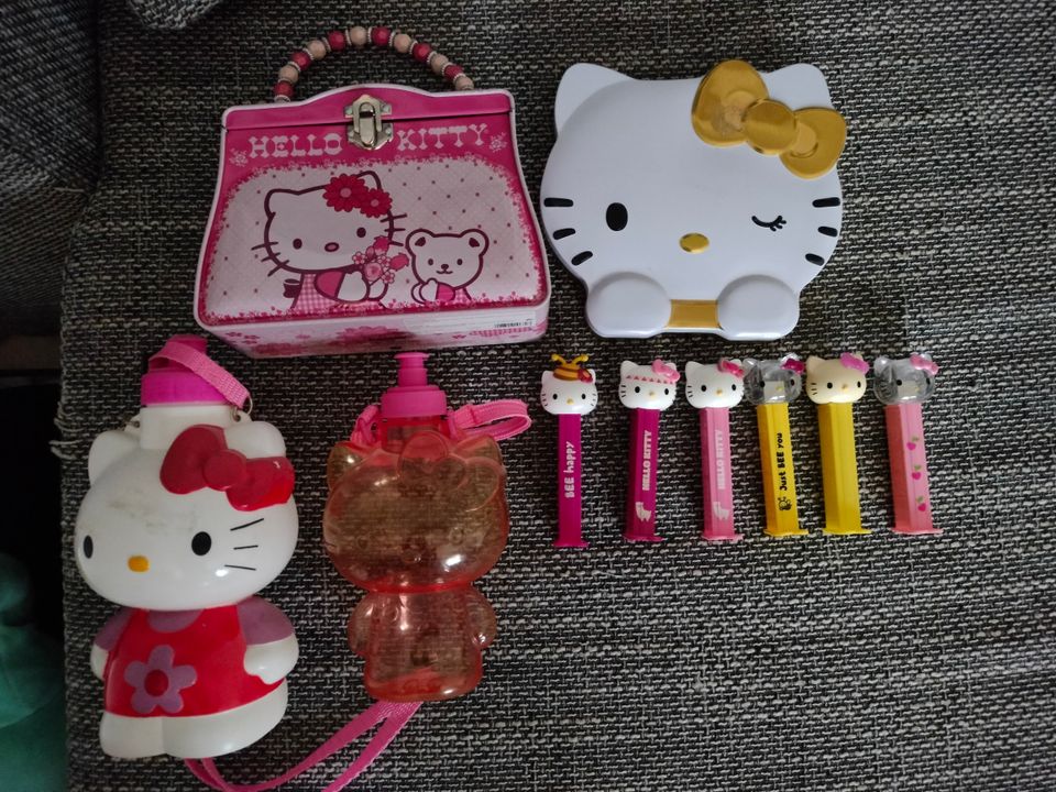 Hello Kitty tavaraa