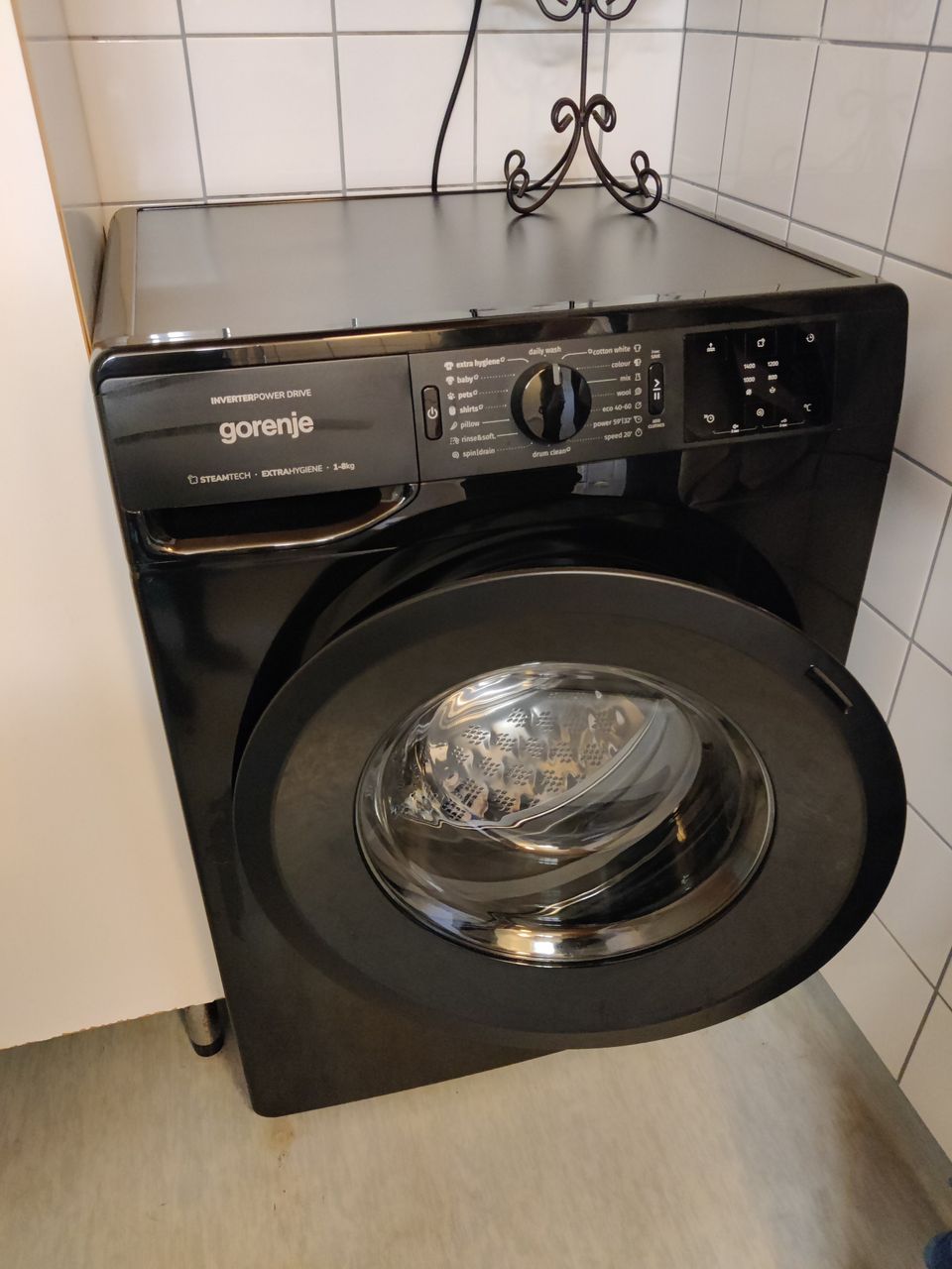 Gorenje pyykinpesukone VARATTU 8kg WNEI84AS/B