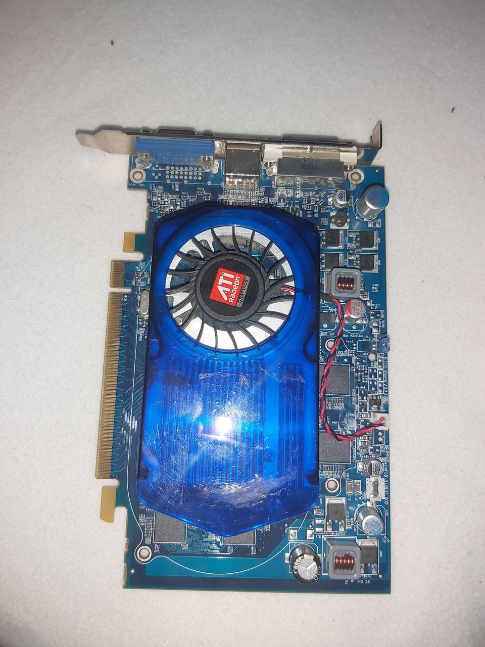 Näytönohjain Radeon HD3650 512MB DDR2