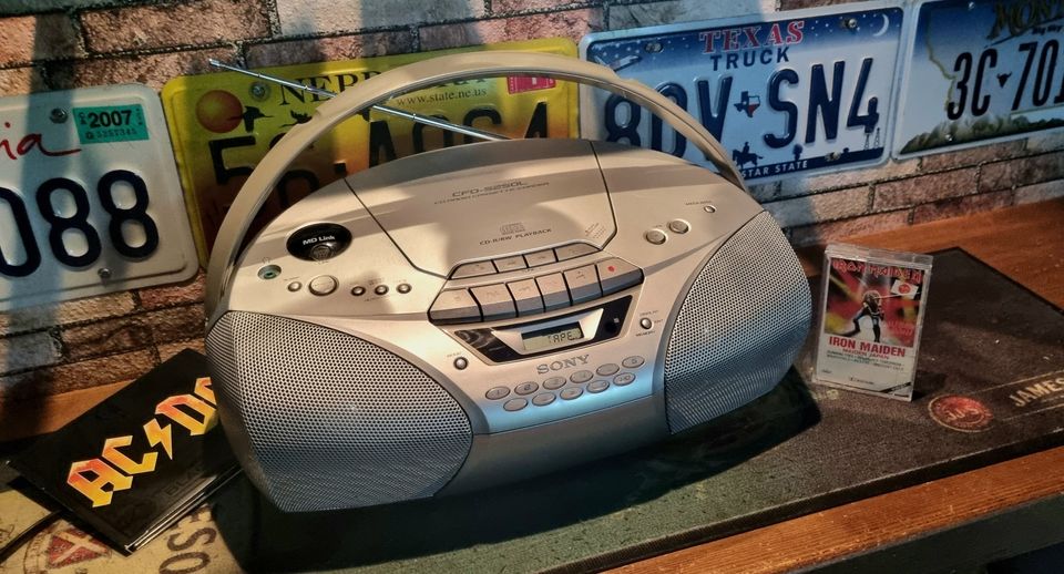 Sony CFD-S250L radio /CD-/ kasettisoitin