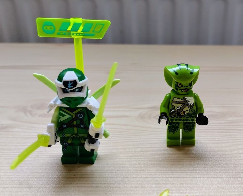 Digi Lloyd ja Lasha Lego Ninjago minifiguurit uudenveroiset