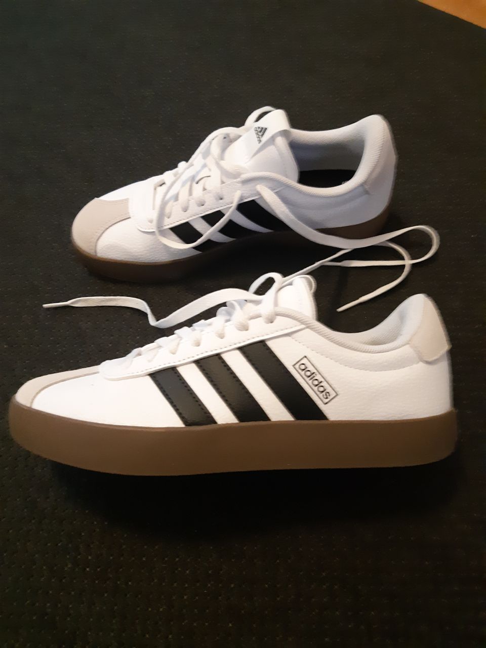 Adidas tennarit uudet koko 40 sp 25cm