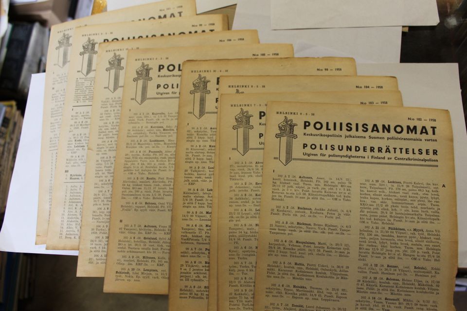 Poliisisanomia 8 kpl vuodelta 1958