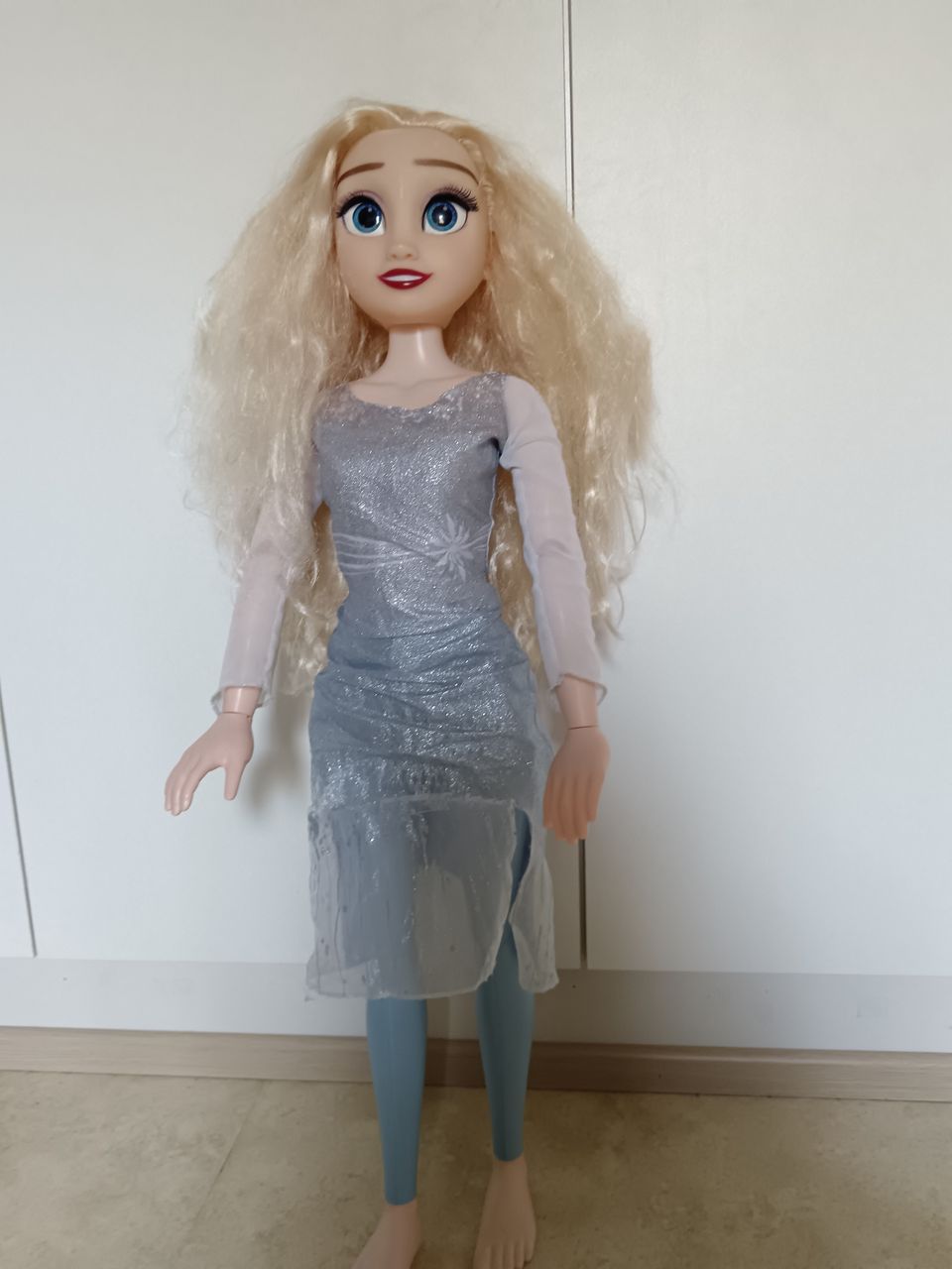 Elsa frozen iso nukke