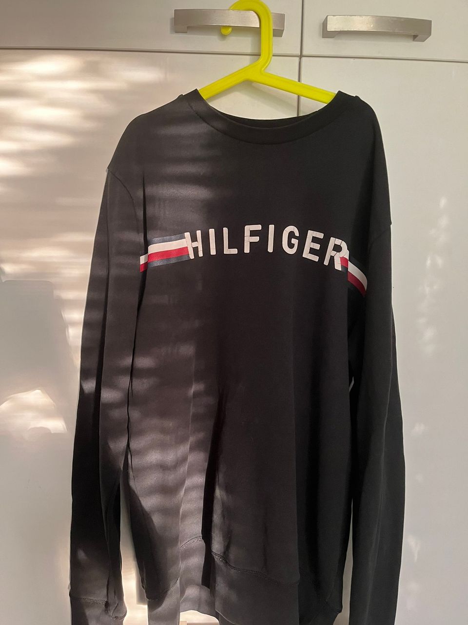 Tommy Hilfiger collegepaita