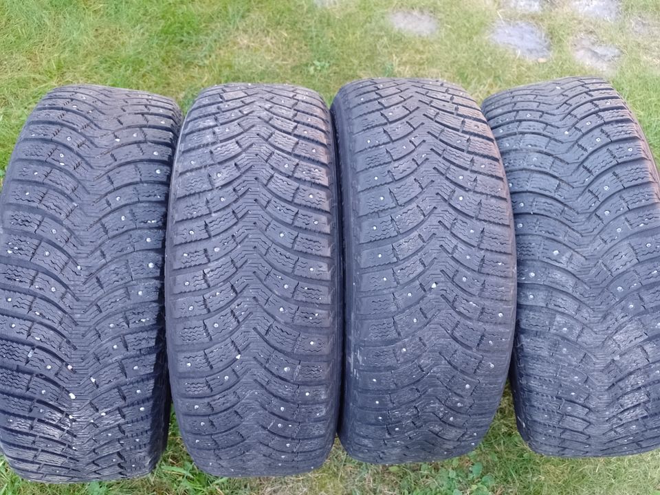 Michelin X-Ice North 215/65/16