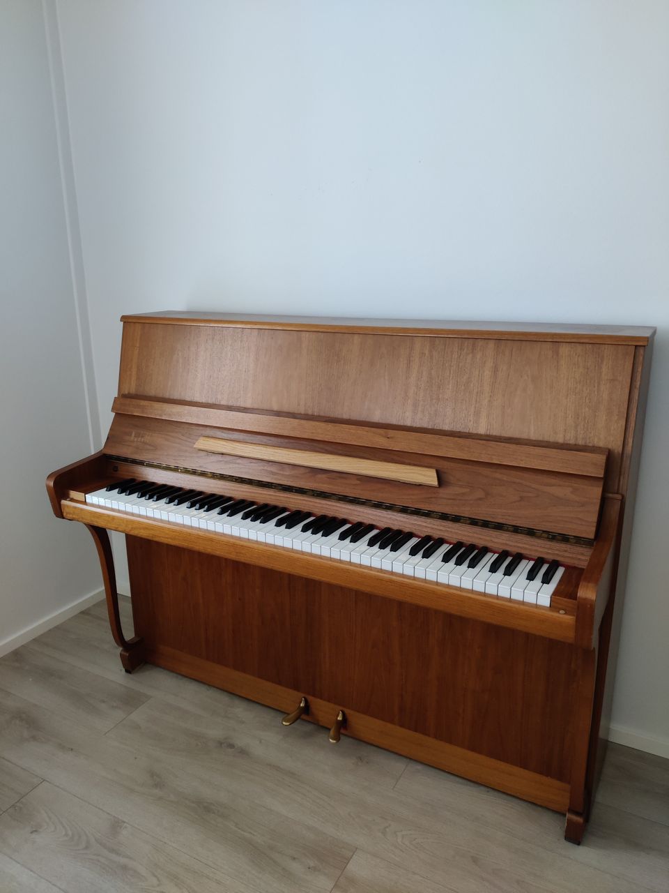 Nydell piano