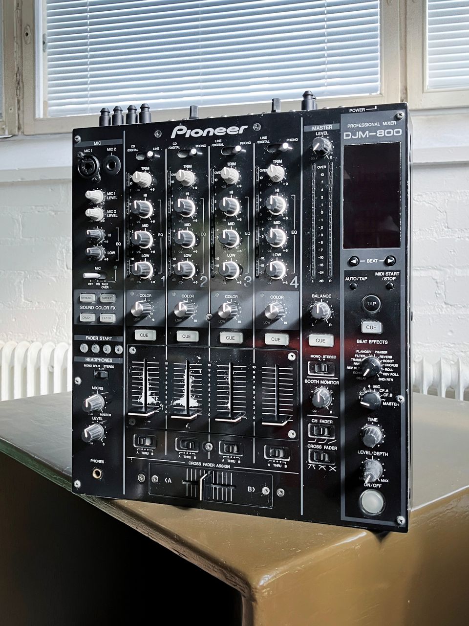 Pioneer DJM-800 -mikseri