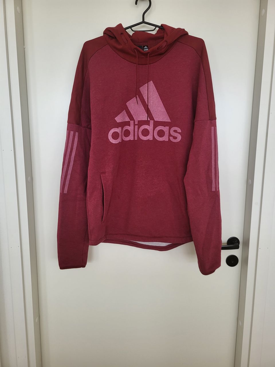 Adidas huppari