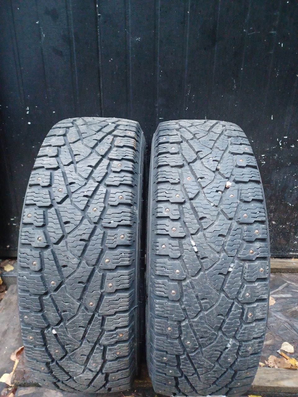 2kpl nastarenkaat 205/70/R15 C