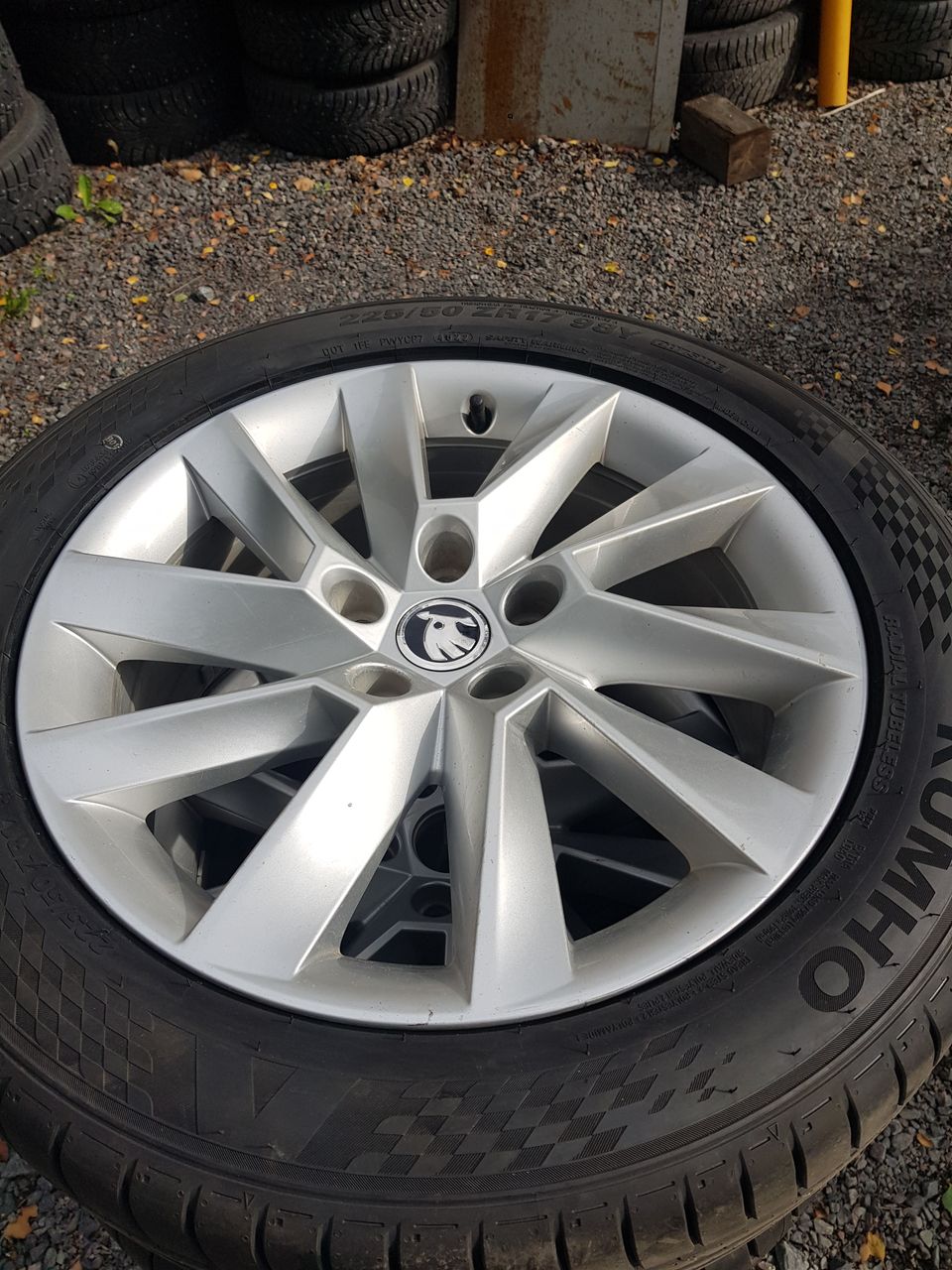 Skoda oem 17" superb uudet kesärenkaat