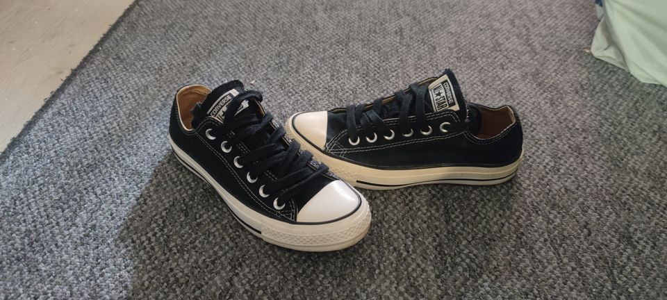 Matalavartiset Converse tennarit, koko 37