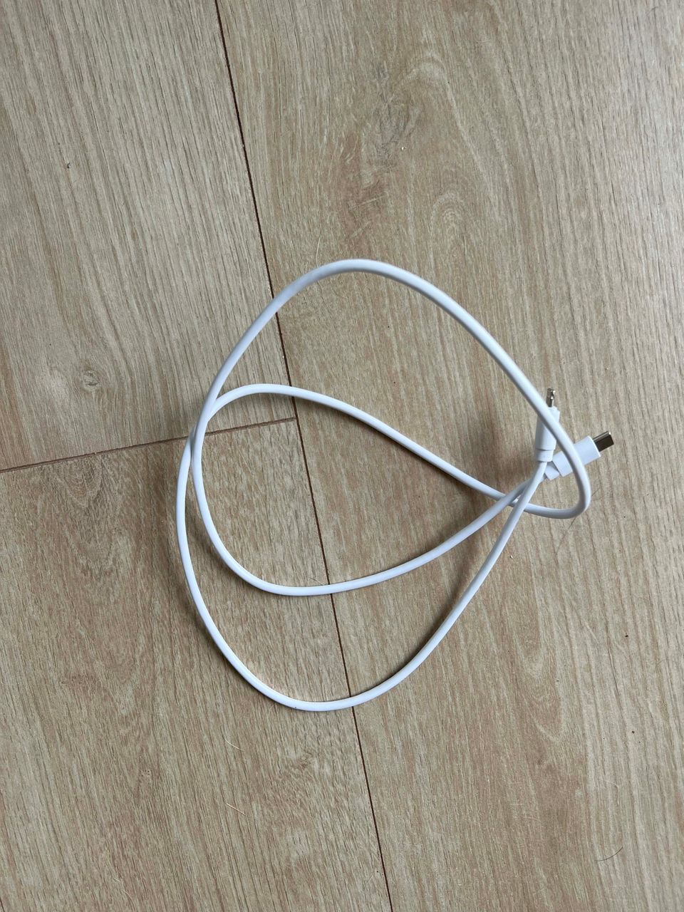 USB-C to lightning cable