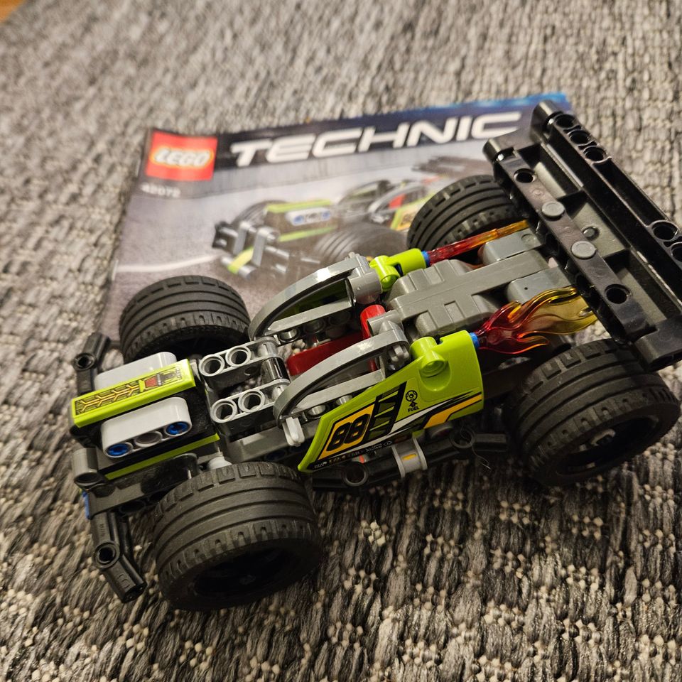 Lego Technic auto 42072