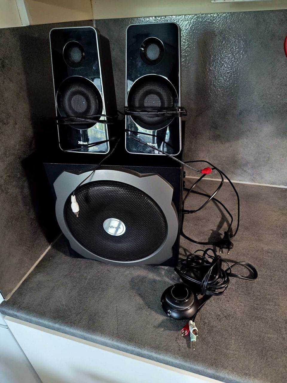 Trust Tytan 2.1 subwoofer (+ kaiuttimet)