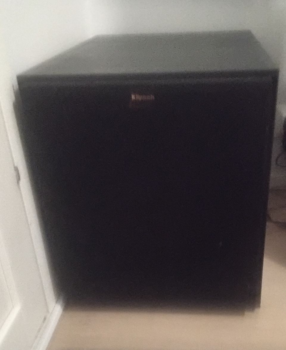 Subwoofer 12" Klipsch R-120SW.