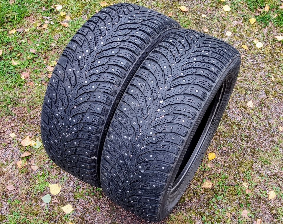 215/60R16 Hakkapeliitta 9 nastakumit, 2 kpl