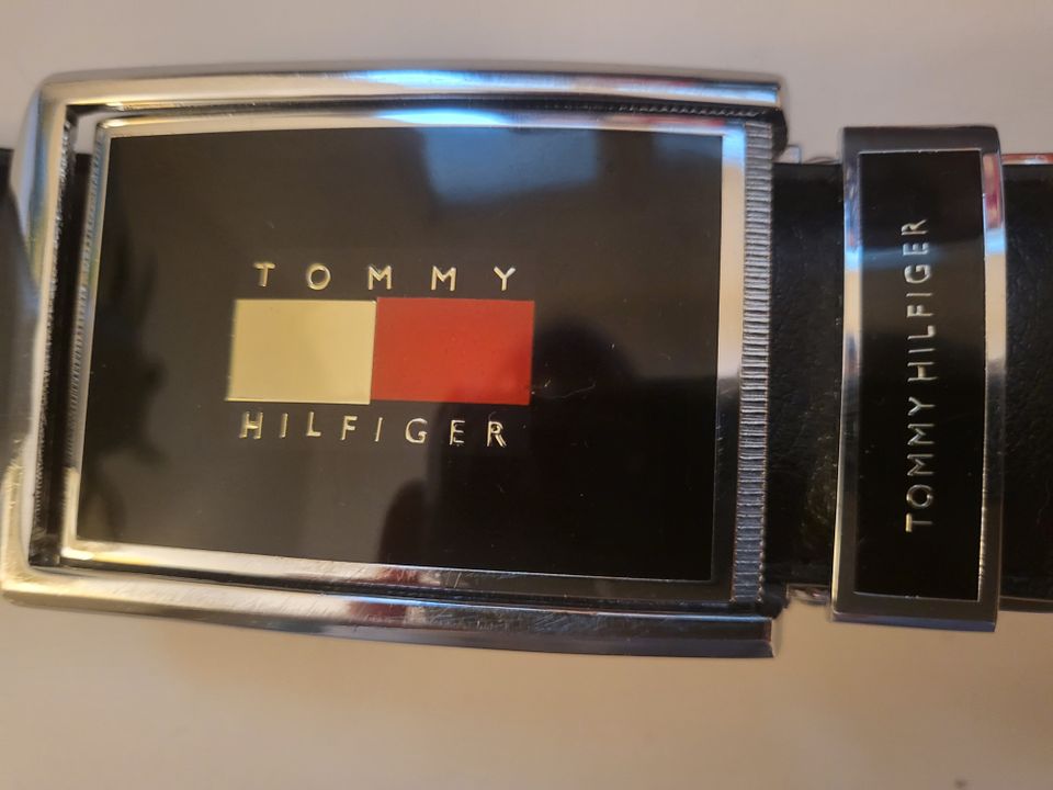 Tommy Hilfiger vyö irroitettavalla soljella