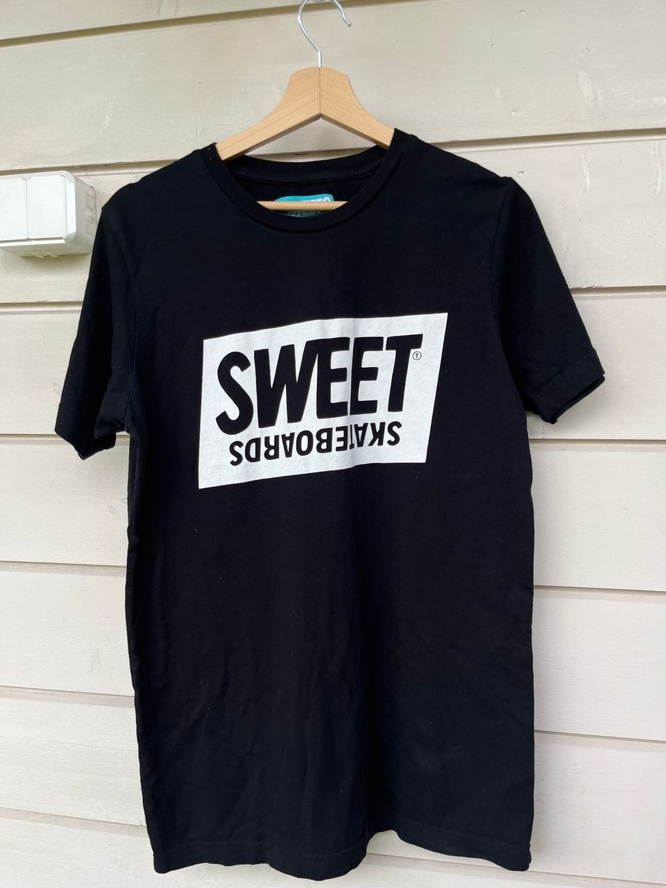 M koon Sweet Skateboards t-paita