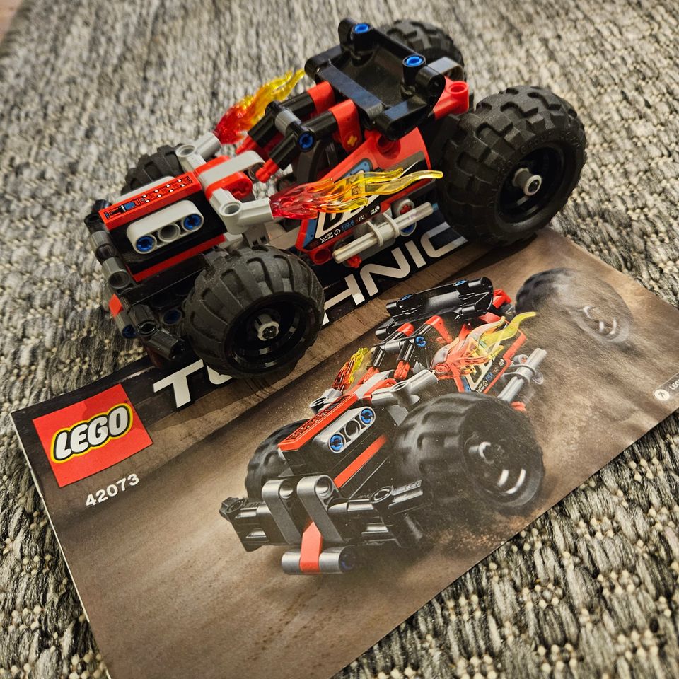 Lego Technic auto 42073