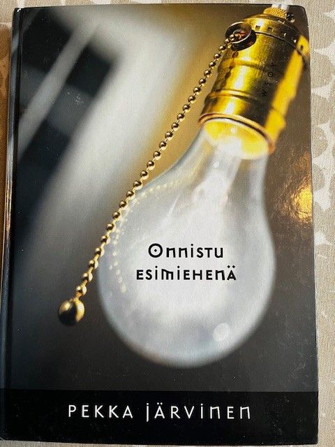 Onnistu esimiehenä -kirja