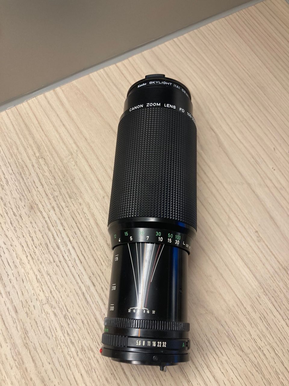 Canon FD 100-300mm f5.6 ja Kenko Skylight 1A